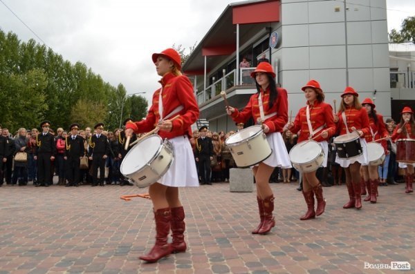 У Луцьку поряд з «Сіті-парком» відкрили Міст закоханих. ФОТО