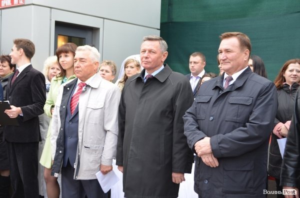 У Луцьку поряд з «Сіті-парком» відкрили Міст закоханих. ФОТО