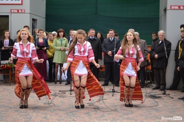 У Луцьку поряд з «Сіті-парком» відкрили Міст закоханих. ФОТО