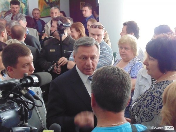 Підприємці з ринків «взяли штурмом» Луцьку міськраду. ФОТО. ВІДЕО