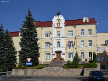 Луцькрада вимагає реакції президента на антиукраїнські дії Польщі, Угорщини та Румунії