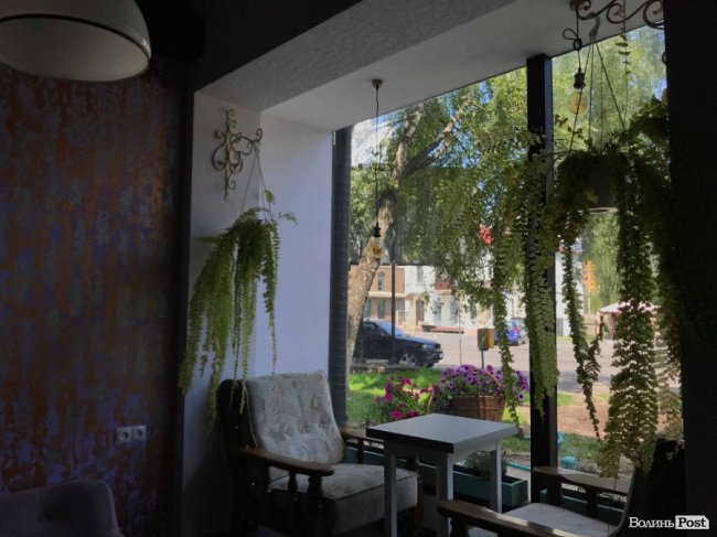 У Луцьку відкрилася нова кав’ярня, де можна «скуштувати шматочок любові»