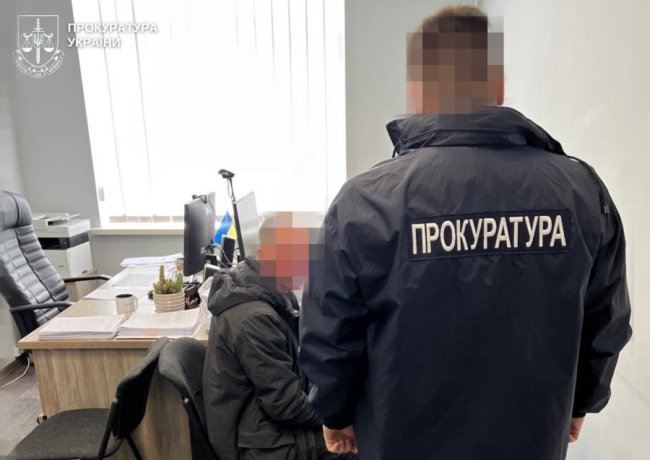 Розкрадали кошти на будівництві укриття та ремонту лікарні: на Волині шістьом депутатам місцевих рад оголосили підозру