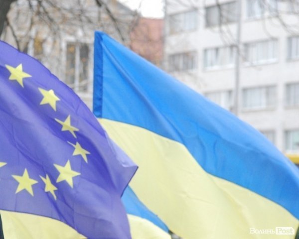 У Луцьку розпочався Євромайдан. ФОТО. ВІДЕО