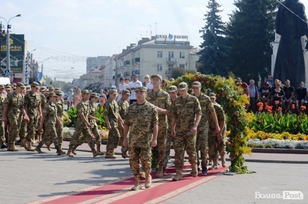 Нові студенти політеху пройшлися червоною доріжкою. ФОТОРЕПОРТАЖ