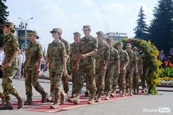 Нові студенти політеху пройшлися червоною доріжкою. ФОТОРЕПОРТАЖ