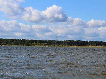 Волинянка показала красу озера Люб'язь. ФОТО