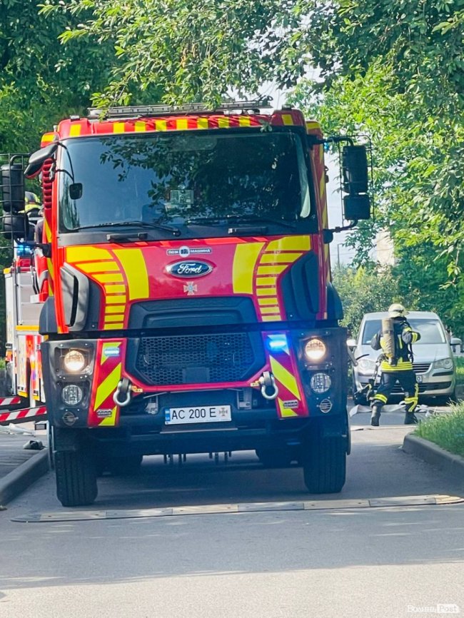 У Луцьку – пожежа: горить квартира. ФОТО