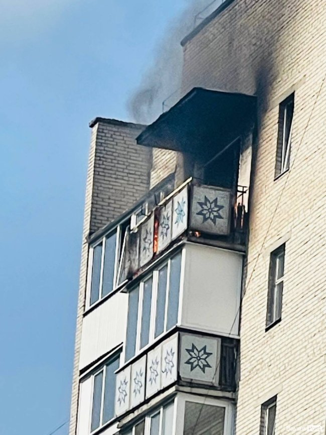 У Луцьку – пожежа: горить квартира. ФОТО