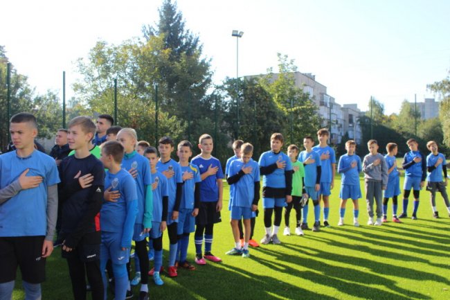 У Луцьку відкрили нове футбольне поле. ФОТО