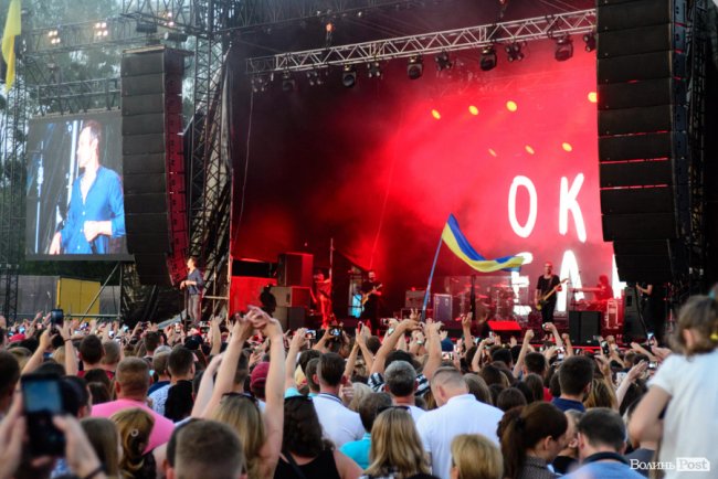 Казали «гречка», але підспівували: як у Луцьку минув безкоштовний концерт «Океану Ельзи». ФОТО 