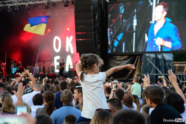 Казали «гречка», але підспівували: як у Луцьку минув безкоштовний концерт «Океану Ельзи». ФОТО 