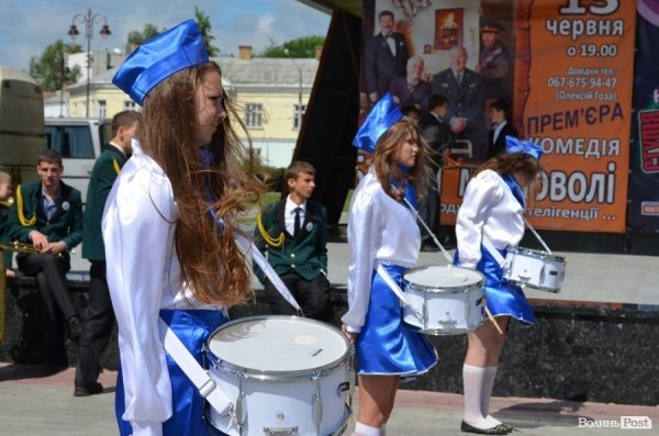 У центрі Луцька – виставка талантів зі всієї області. ФОТО 