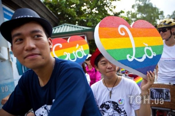 Гей-парад на велосипедах у В'єтнамі. ФОТО