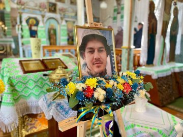 Назавжди 33: на Волині попрощалися з Героєм Романом Филипенком