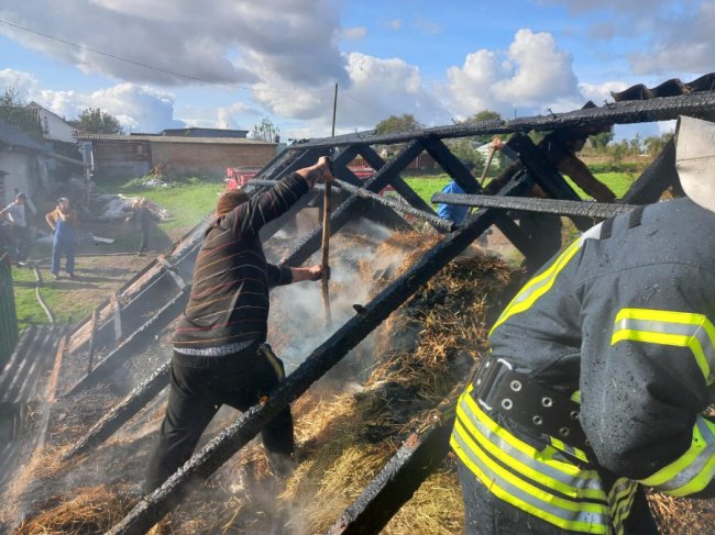 На Волині горіла господарська споруда