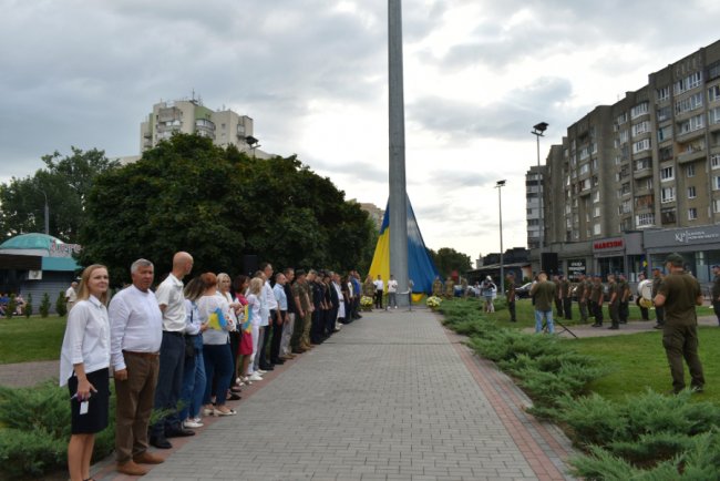Над Волинню урочисто підняли синьо-жовтий стяг. ФОТО 