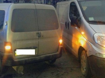 У Луцьку зіткнулися бус і мінівен