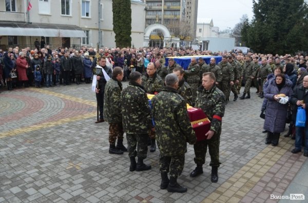 У Луцьку прощалися із двома загиблими бійцями АТО. ФОТО