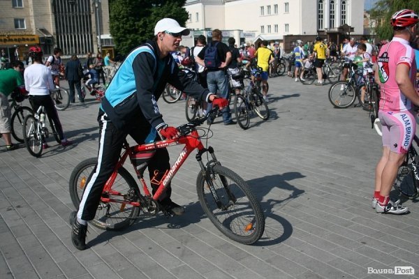 У Луцьку велосипедисти окупували дороги