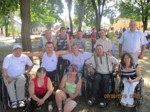 Студенти Академії допомагають людям з особливими потребами. ФОТО