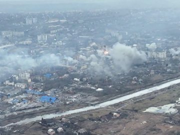 Скільки цивільних залишилося у Бахмуті
