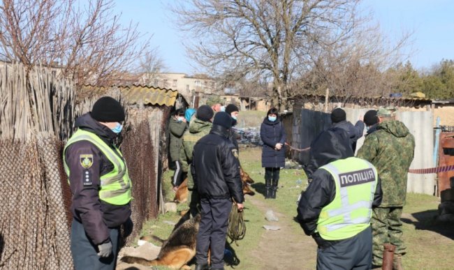Знайшли у мішку зі слідами зґвалтування: на Херсонщині виявили мертвою 7-річну дівчинку