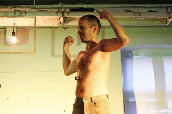 «Мандрівний вішак» у Луцьку епатував, дивував та змушував задуматись. ФОТО