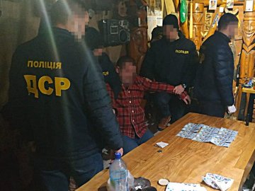 На Волині судитимуть сільського голову та землевпорядника, які «погоріли» на хабарі