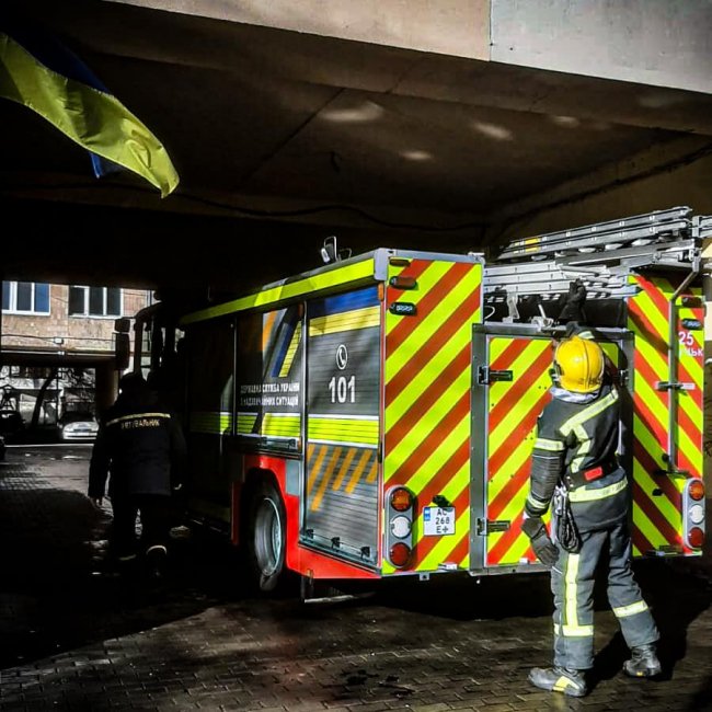 Рятувальники визволили немічну лучанку із власної оселі