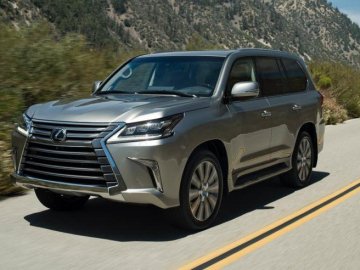 Вночі на Волині бізнесмену спалили Lexus: деталі