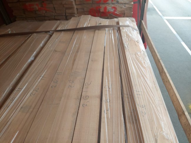 Через «Ягодин» до покупця у Литву намагались вивезти оброблену деревину ясена