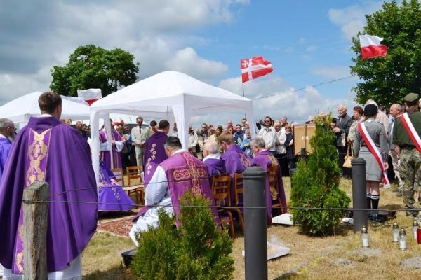 Священики і громадськість молилися за жертв трагедії 1943 року. ФОТО