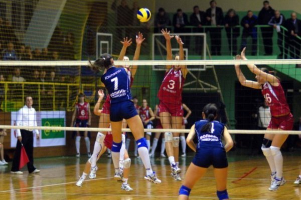 Волейбол: Лучанки двічі розгромили лідера. ФОТО