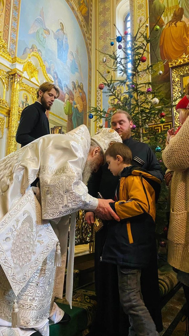 На Волинь приїхав митрополит УПЦ МП Онуфрій, який провів службу у монастирі
