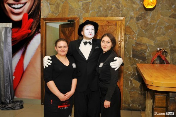 Фото різдвяного балу в Луцьку