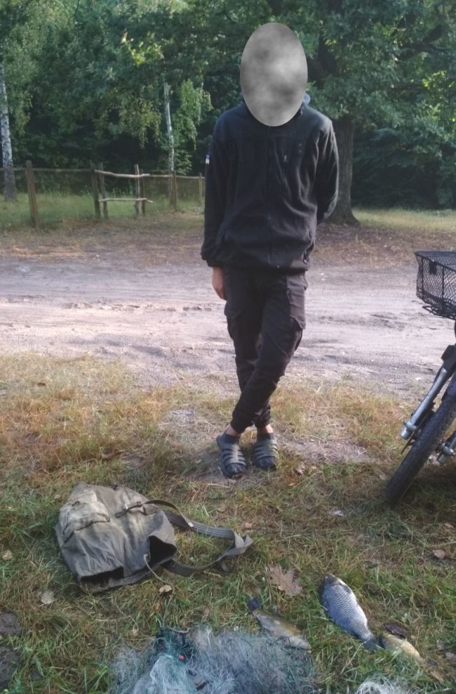 На Волині на території гідрологічної пам'ятки рибпатруль спіймав браконьєрів. ФОТО