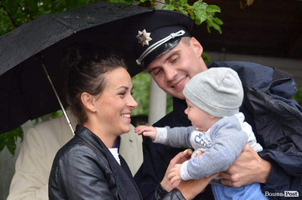 У Луцьку поліцейські отримали нові погони і звання. ФОТО