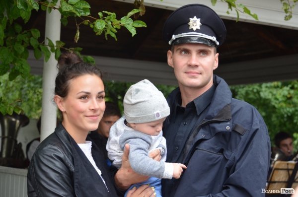 У Луцьку поліцейські отримали нові погони і звання. ФОТО