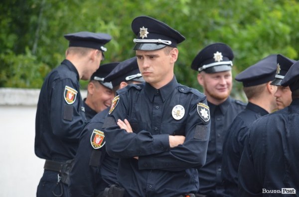 У Луцьку поліцейські отримали нові погони і звання. ФОТО
