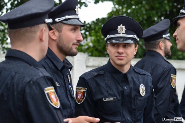 У Луцьку поліцейські отримали нові погони і звання. ФОТО