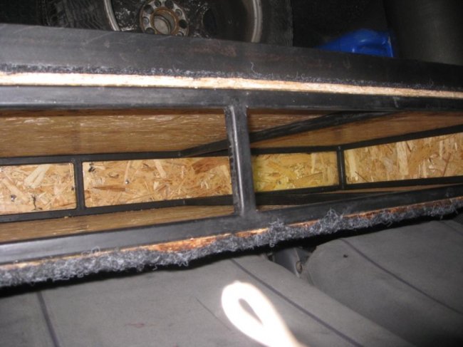 На Волині чоловік позбувся буса через контрабандне куриво