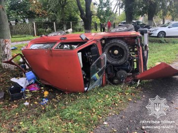 Біля Луцька Mercedes зіткнувся з ВАЗ