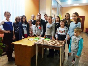 Дітлахи рятують птахів на Волині спеціальними смаколиками. ФОТО