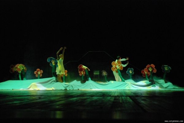 Танці пам’яті Майкла Джексона у Луцьку. ФОТО