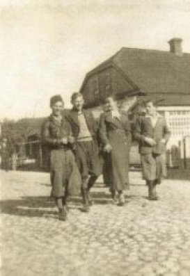 Житлові будинки та їх мешканці