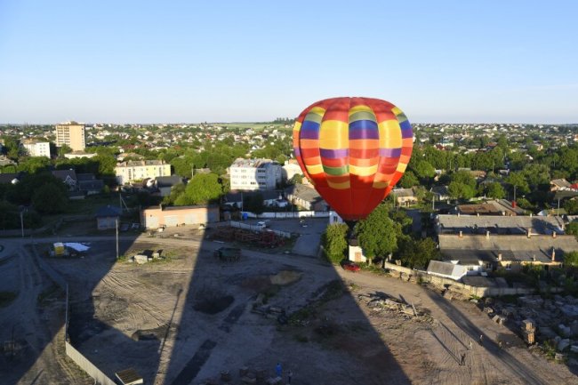 У Луцьку розпочався карнавал повітряних куль. Літали над «Суперновою». ФОТО