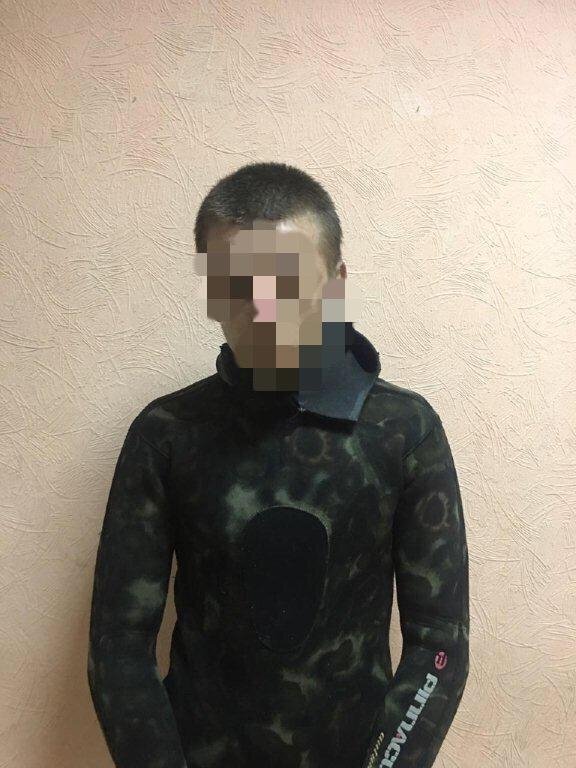 Прикордонники Луцького загону затримали вночі тютюнового контрабандиста в гідрокостюмі. ФОТО