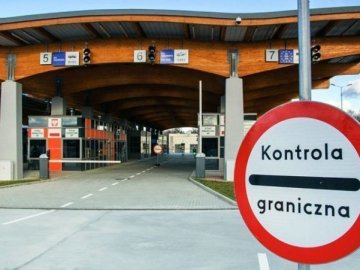 Польща вводить санітарний контроль на кордоні з Україною
