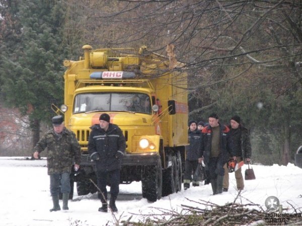 Луцький парк чистять до Водохреща. ФОТО
